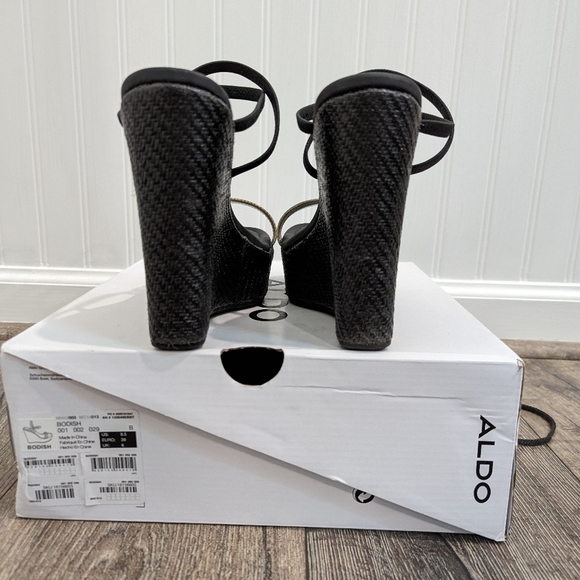 Aldo Size 8.5 Black Wedge Strappy Sandals Woven Platform Bodish - Picture 5 of 9